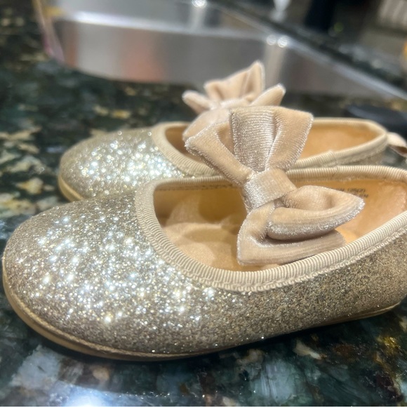 Never worn H&M toddler shoes - Picture 1 of 3